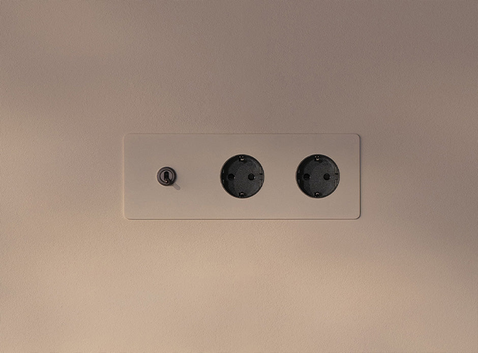Pintável – Embutidos Preto
